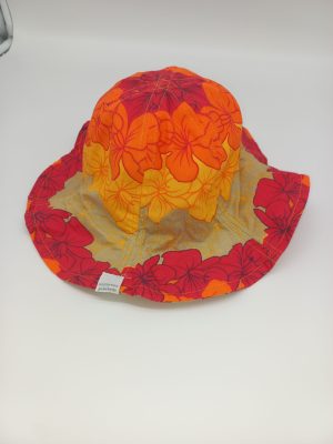 1718528040087661251229698781633 cappello bordo onde