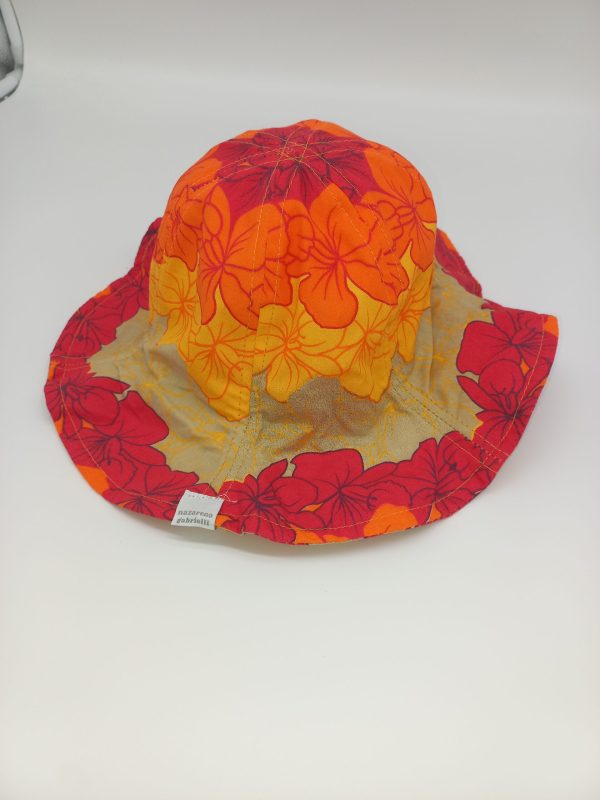 cappello bordo onde